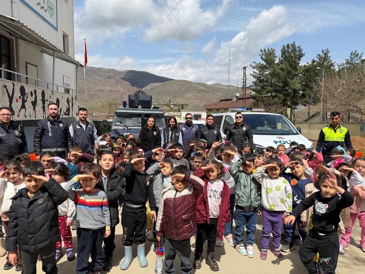 Sason\'da Anaokulu Öğrencilerine Polislik Tanıtıldı