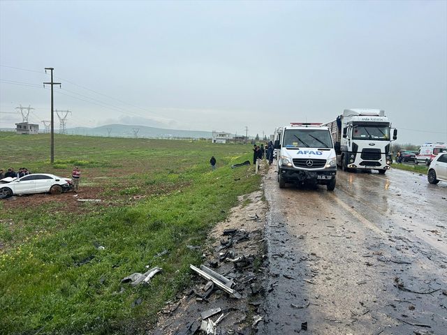 Siirt'te feci kaza: 2 ölü, 3 yaralı