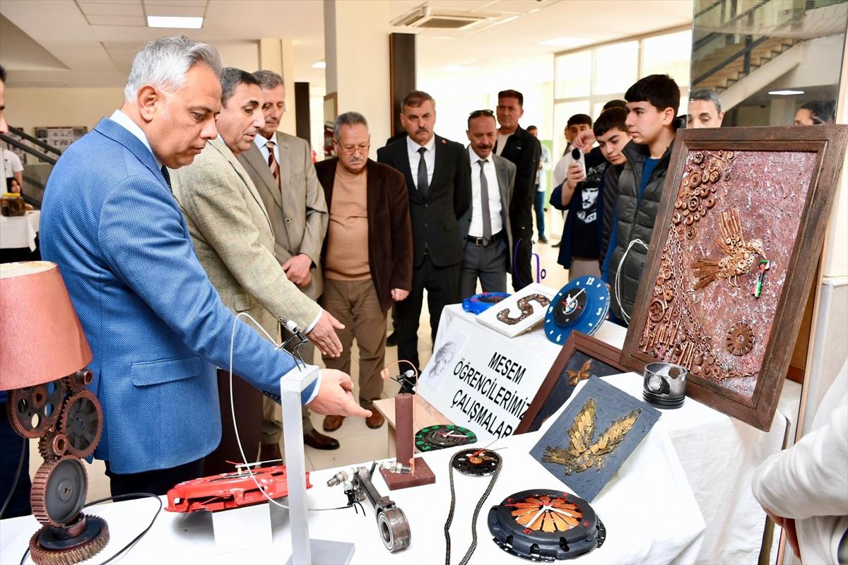 Silifke\'de TÜBİTAK Bilim Fuarı Açıldı