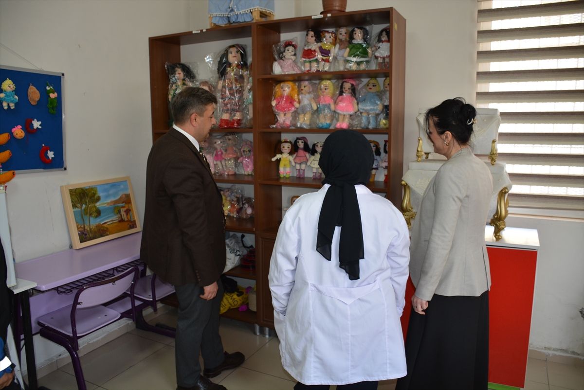 Polis Haftası\'nda Öğrencilere Kutlama