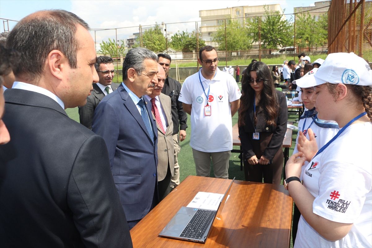 Şırnak\'ta TÜBİTAK Bilim Fuarı Açıldı