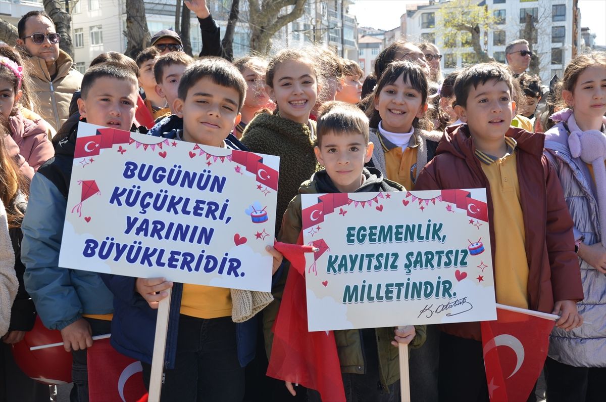 Sinop\'ta 23 Nisan Coşkusu