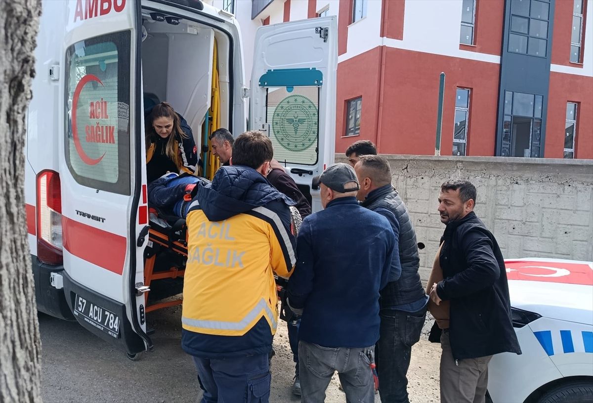 Sinop\'ta İnşaattan Düşen İşçi Yaralandı
