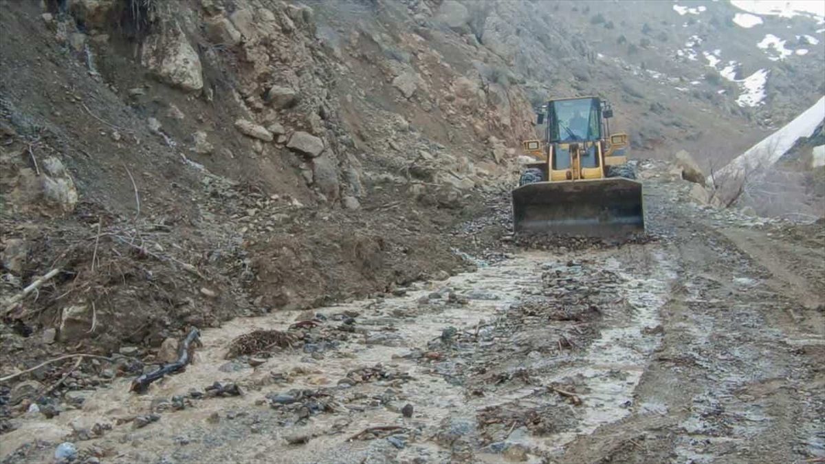 Şırnak\'ta Sağanak Sel ve Ulaşım Sorunlarına Yol Açtı