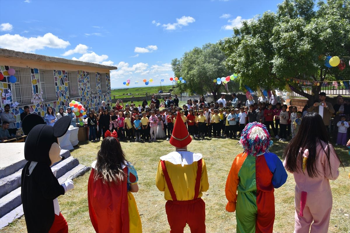 İdil\'de Bahar Şenliği Coşkusu