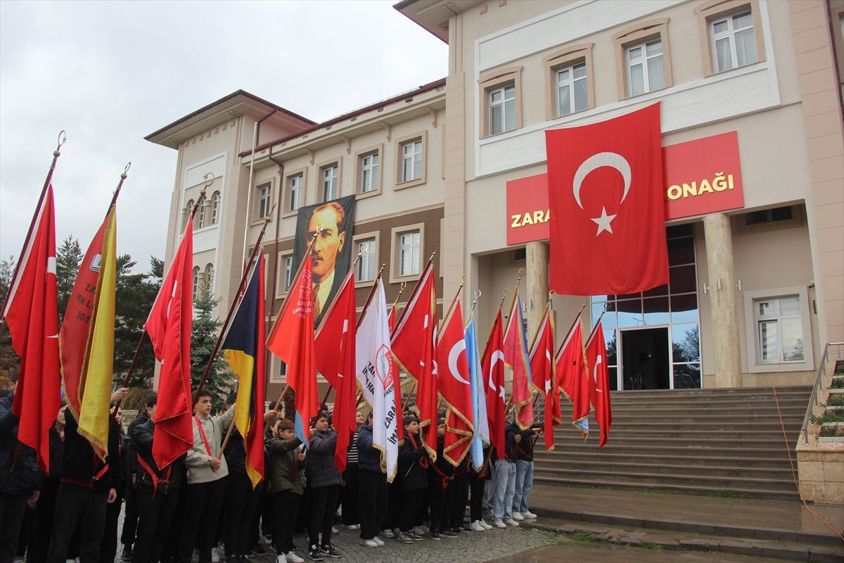 Sivas\'ta 23 Nisan Törenleri