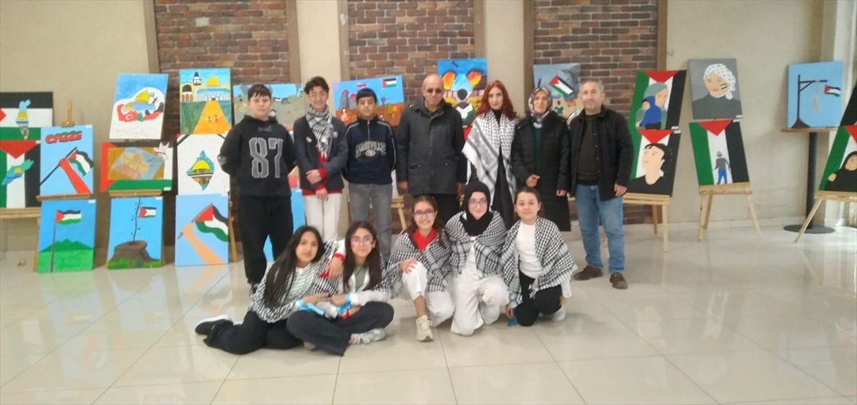 Sivas\'ta Filistin İçin Resim Sergisi