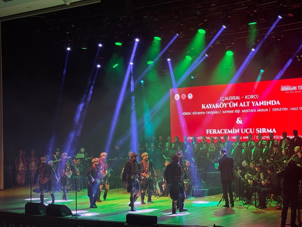 Türkülerle Dolu Gece: Sivas\'ta Koro Konseri