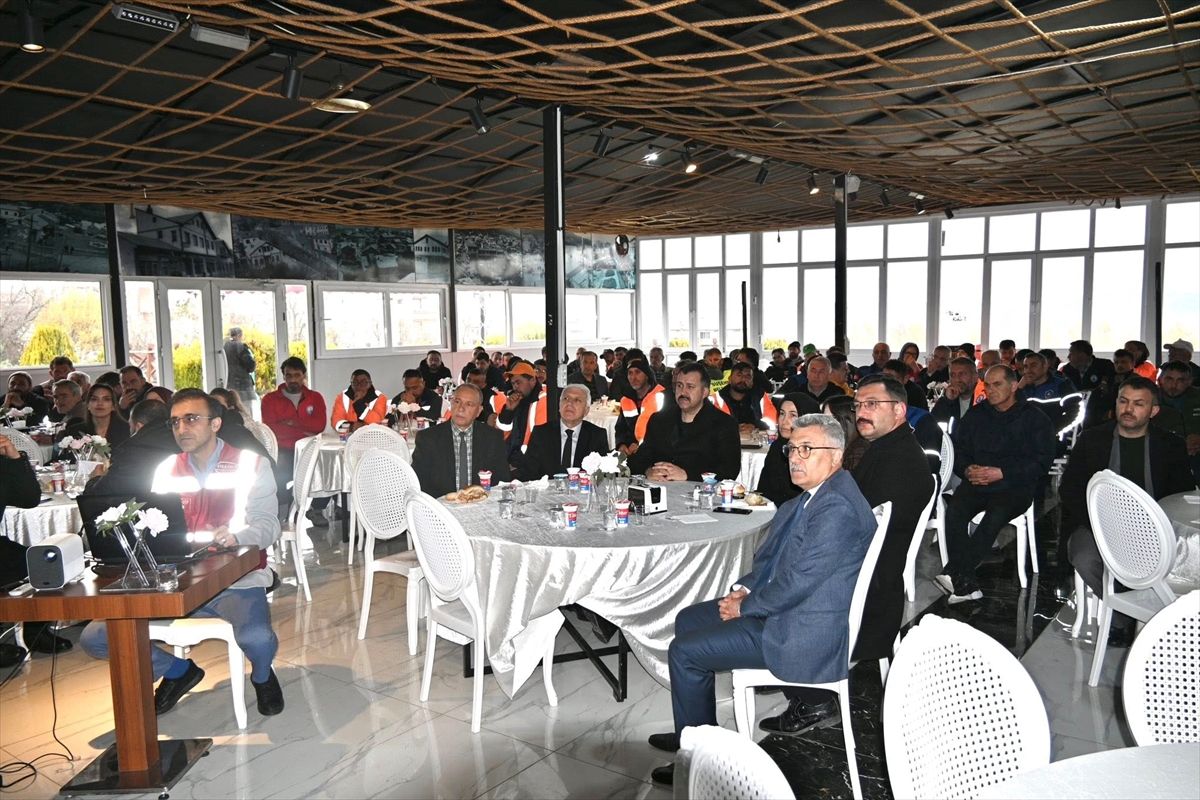 Suşehri\'nde İş Sağlığı Eğitimi