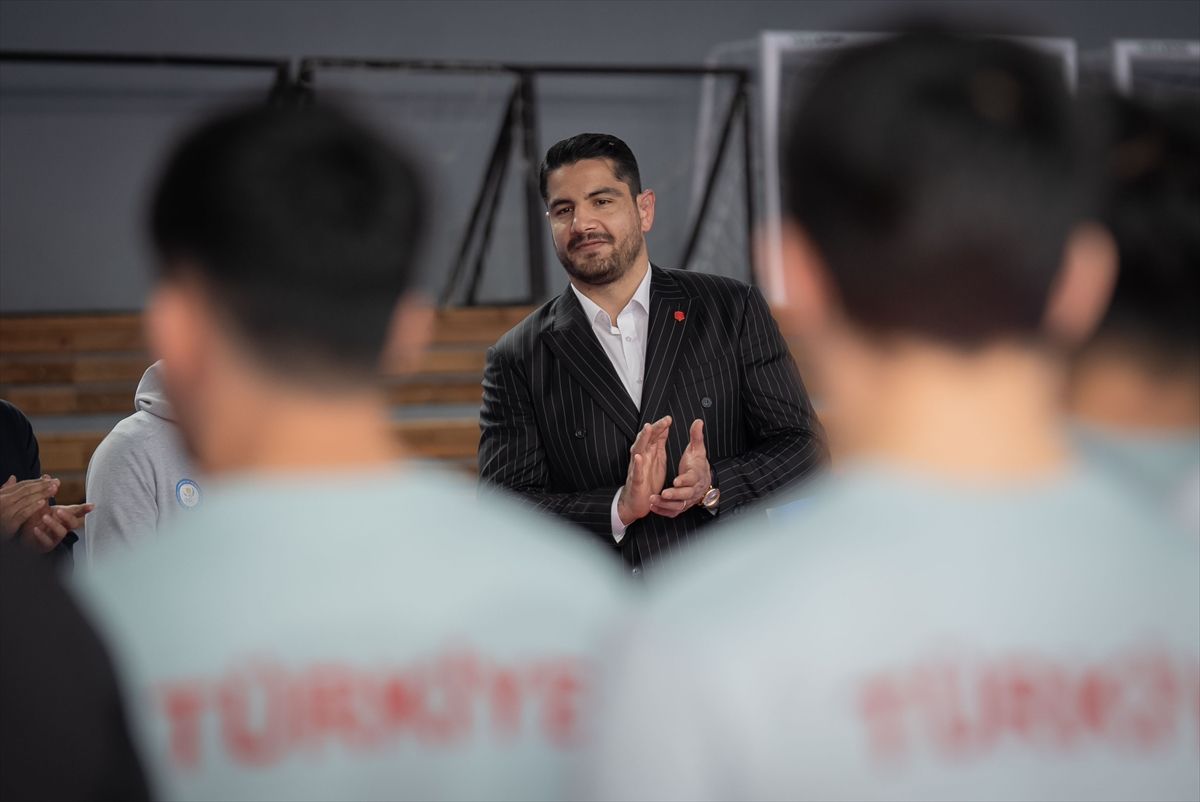 Akgül\'den Milli Takıma Moral