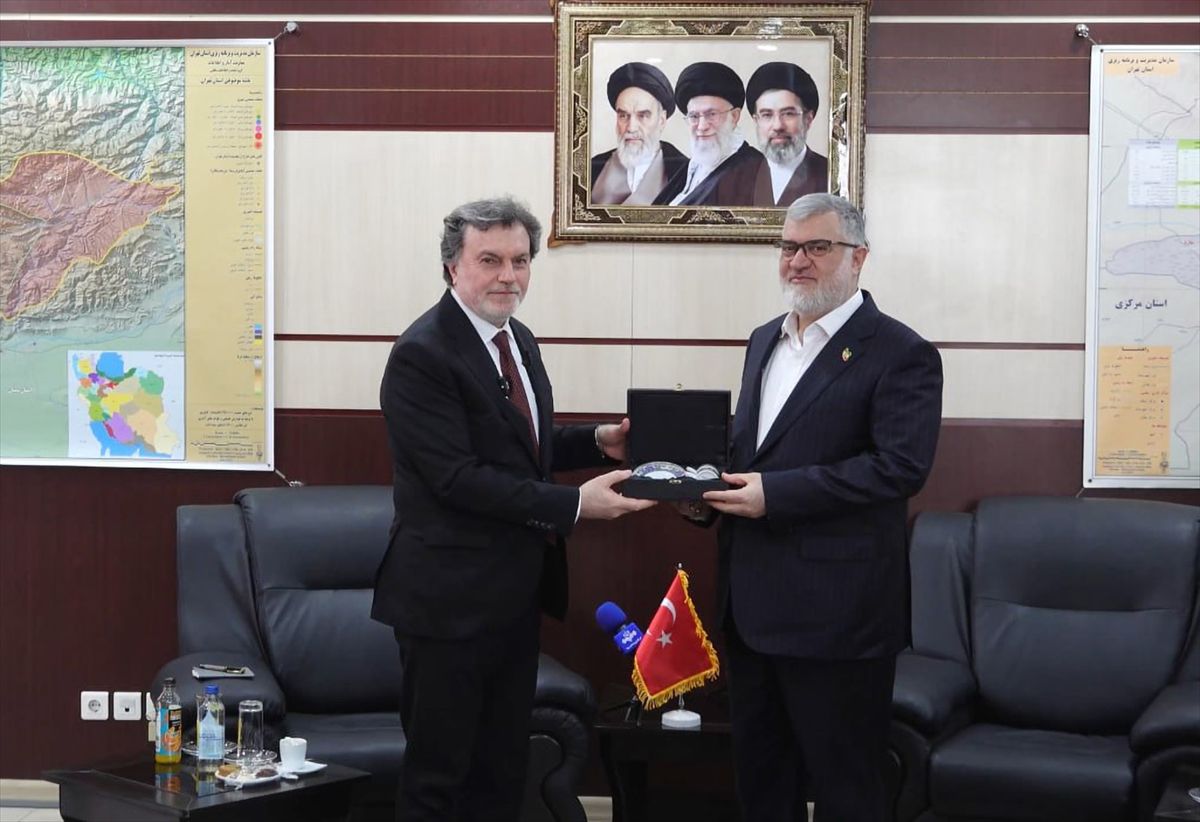 Tahran Büyükelçisi Kırlangıç\'tan ABD-İsrail saldırılarında ölenler için Tahran Valiliğine taziye ziyareti