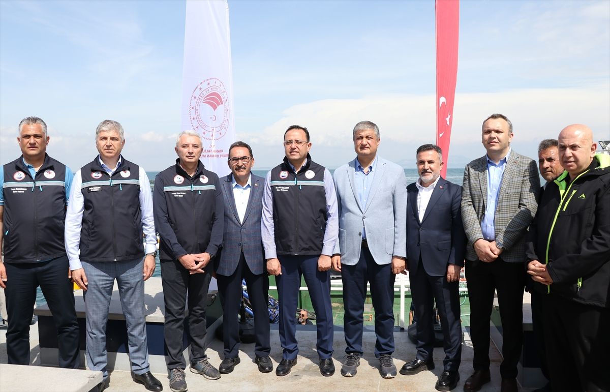 Tarım ve Orman Bakan Yardımcısı Gizligider Adana\'da kafes balıkçılığı tesisinde incelemelerde bulundu Açıklaması
