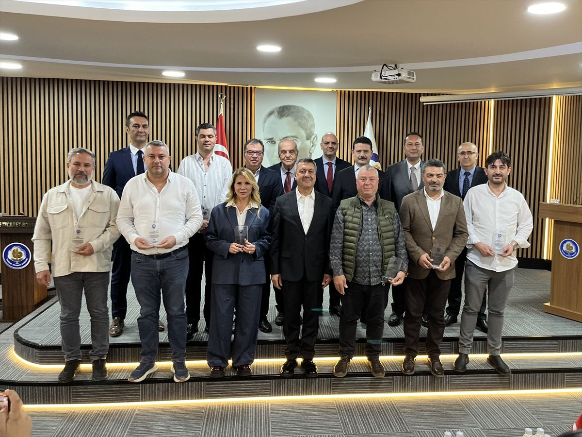 Tarsus Ticaret Borsası\'nda Plaket Töreni