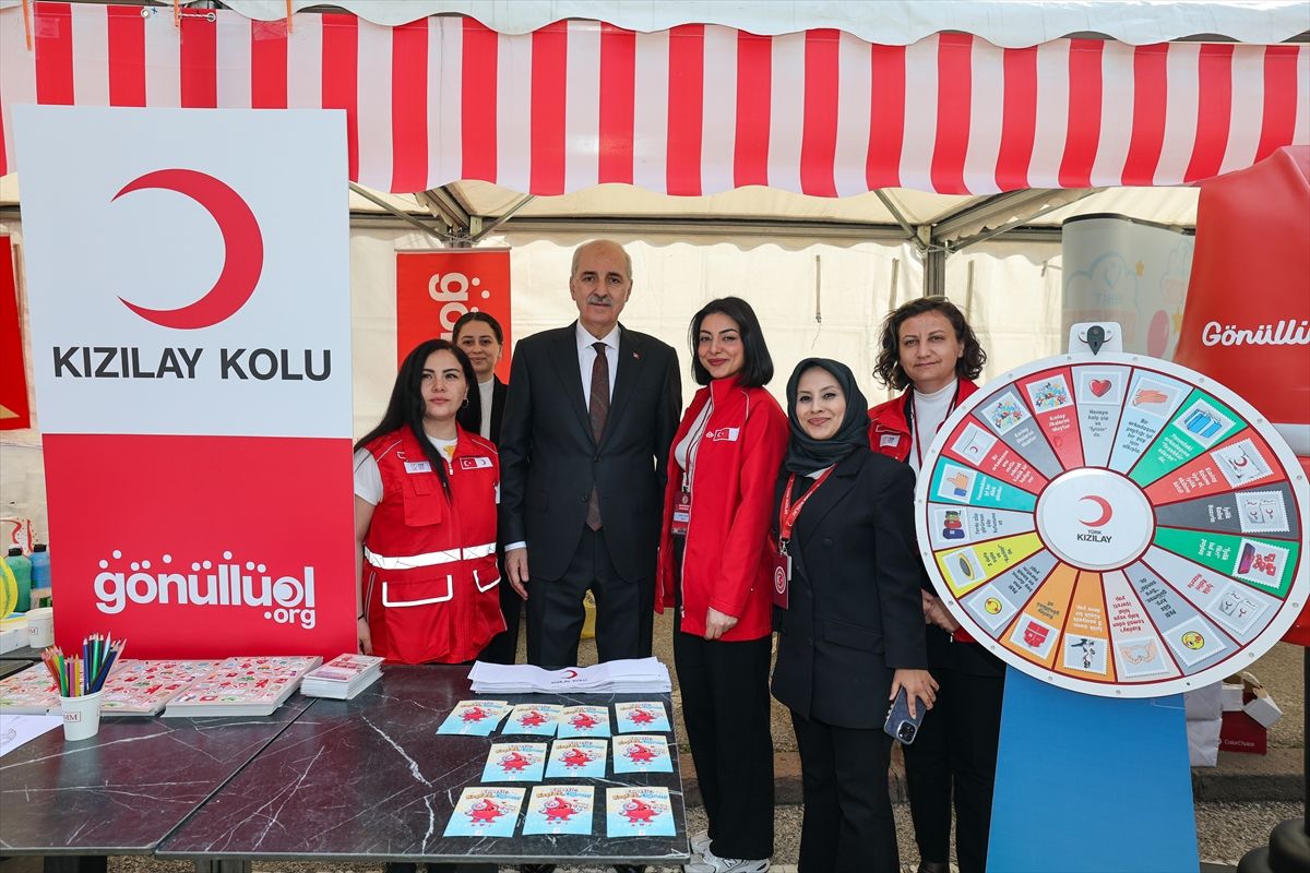 Kurtulmuş\'tan Çocuk Bayramı Ziyareti