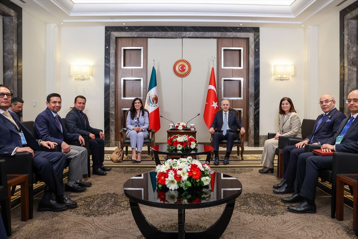 Kurtulmuş, Meksika Başkanı ile Görüştü