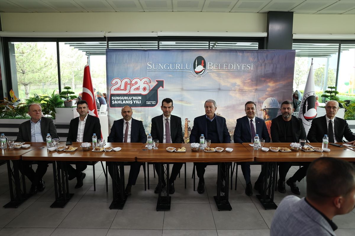 TBMM Milli Savunma Komisyonu Başkanı Akar, Sungurlu\'yu ziyaret etti