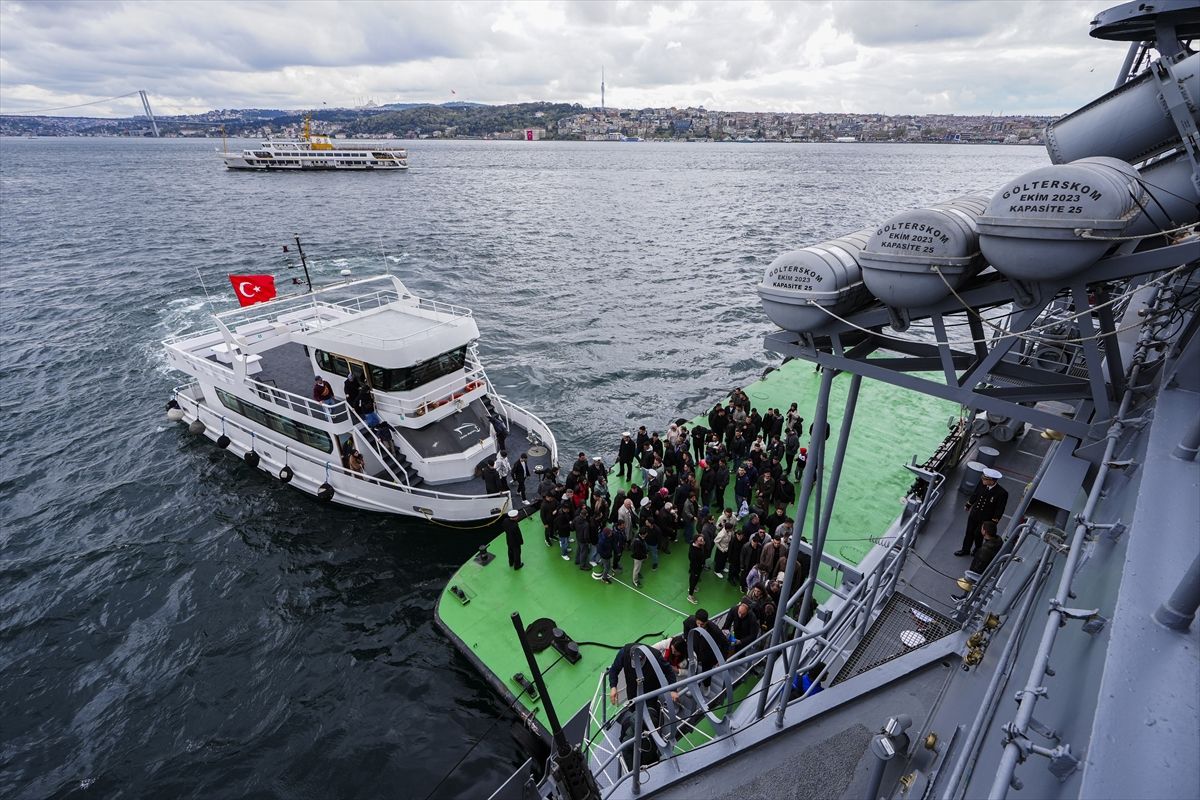 TCG Barbaros Fırkateyni\'ne 23 Nisan Ziyareti