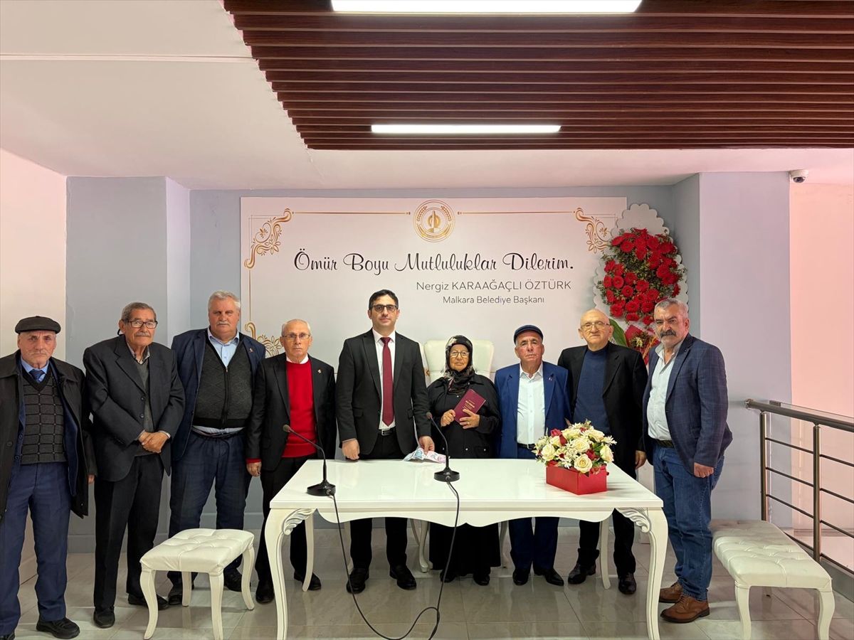 Huzurevinde Aşk: 85 Yaşında Evlendiler