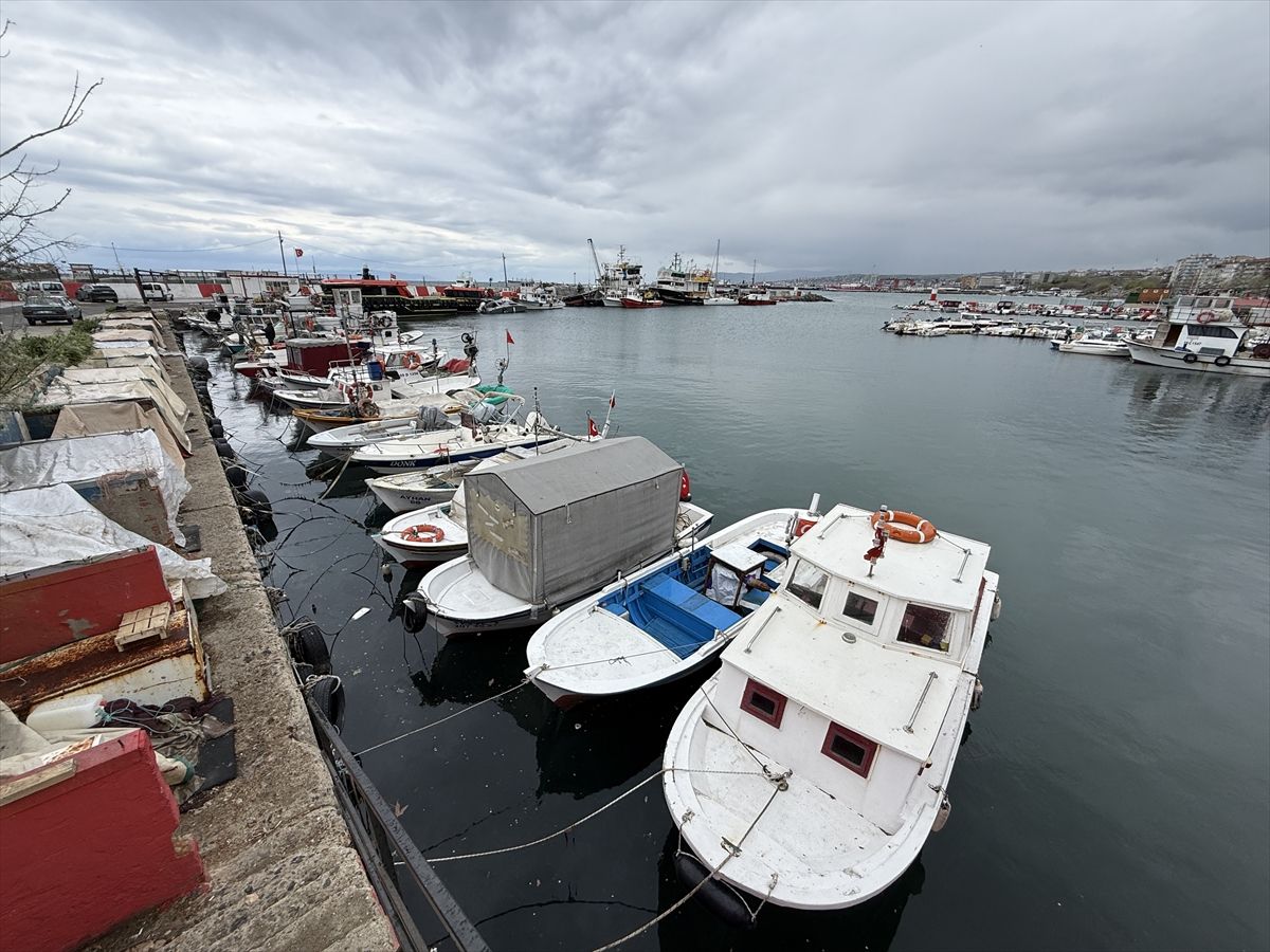 Tekirdağ\'da Poyraz Ulaşımı Aksattı