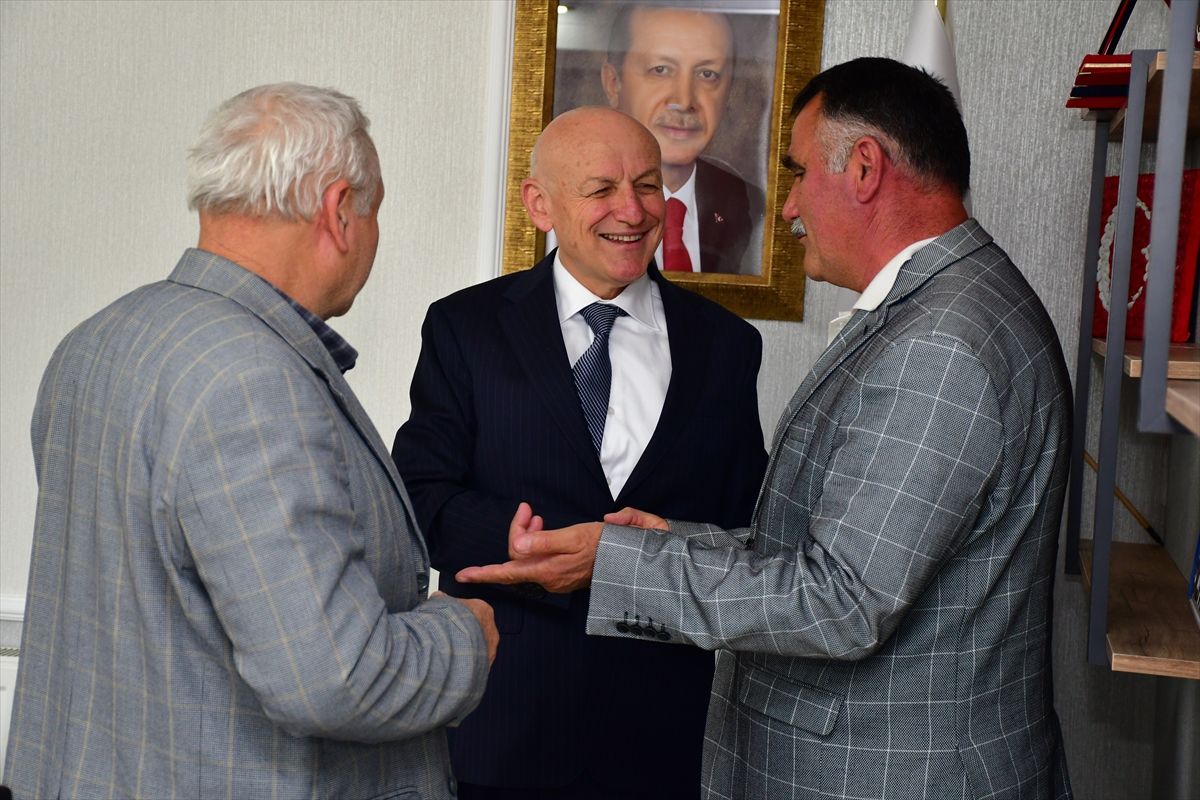 Başkan Kul, Halk Günü\'nde Vatandaşı Dinliyor