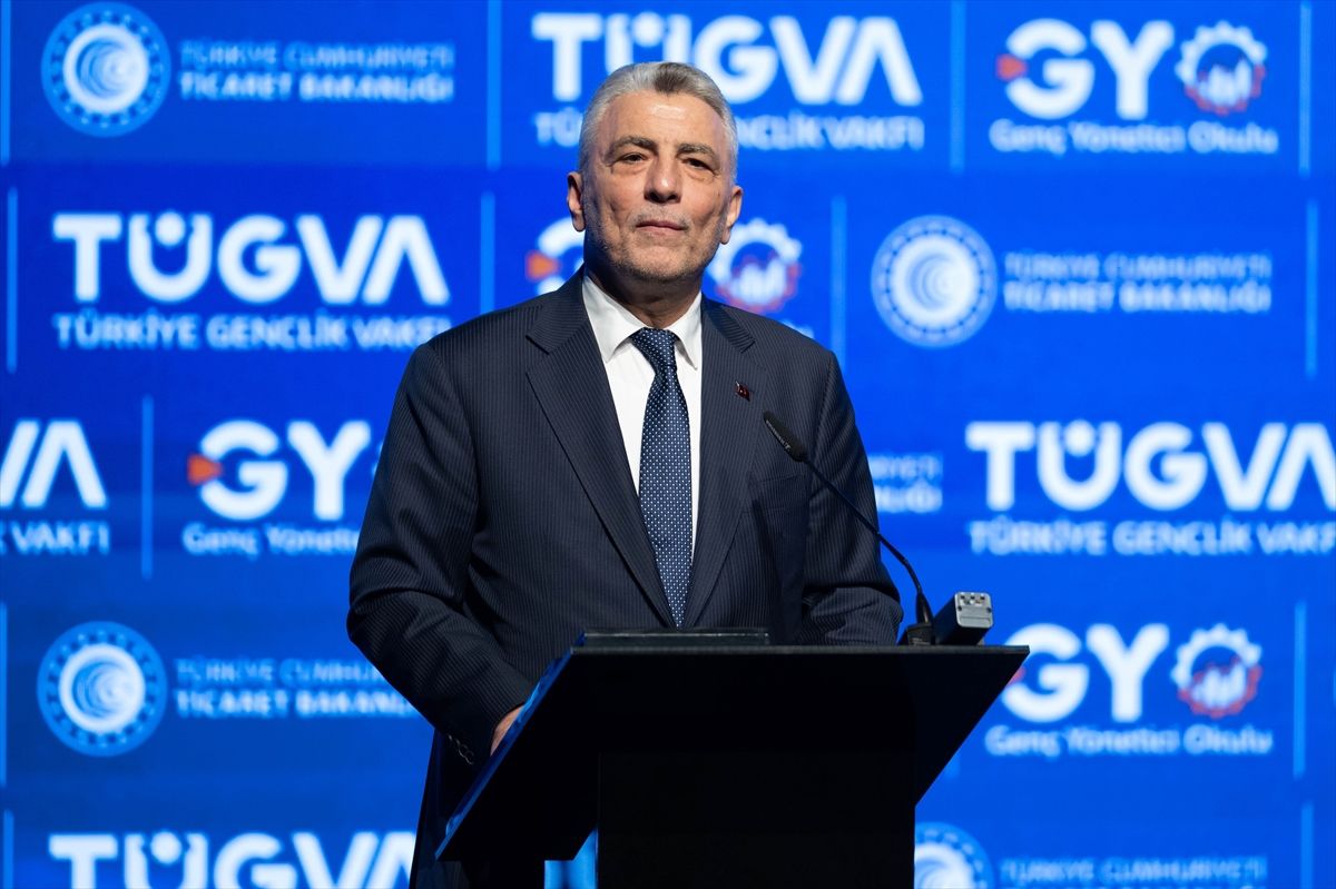 Bakan Bolat\'tan Gençlere Girişimcilik Mesajı