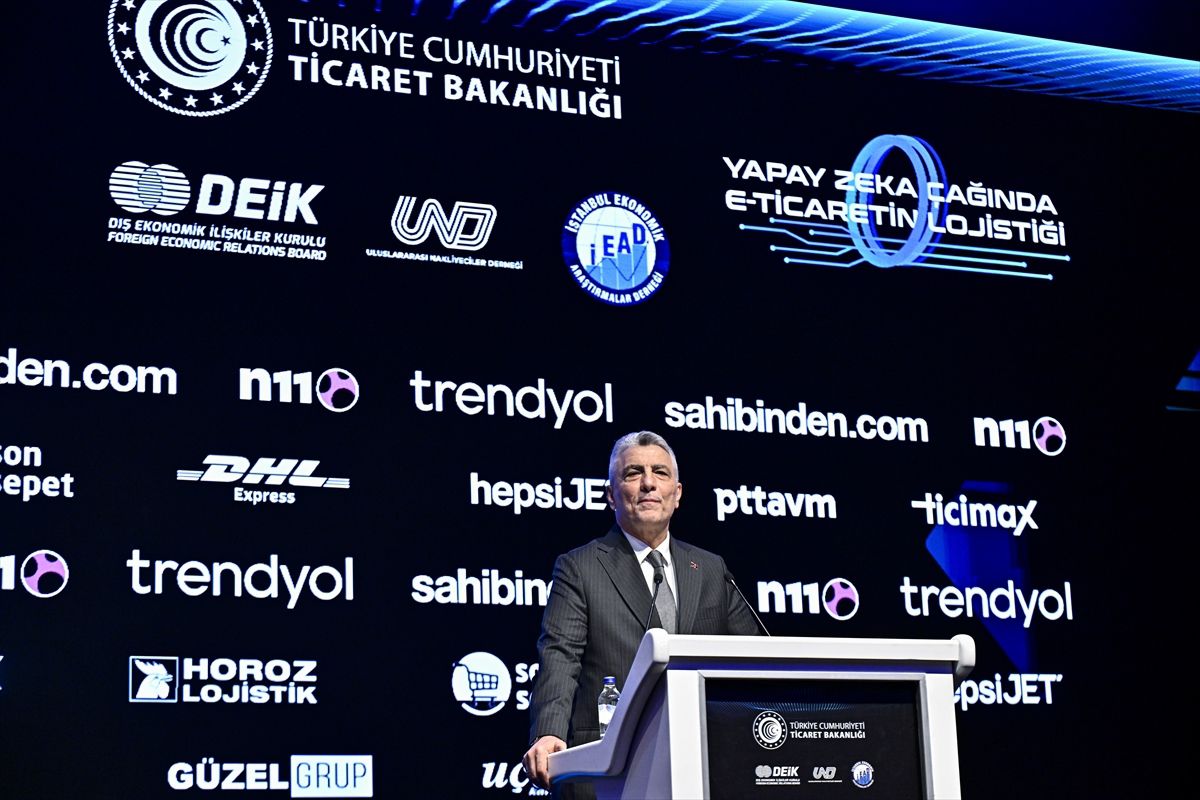 Ticaret Bakanı Bolat, "Yapay Zeka Çağında E-Ticaretin Lojistiği Zirvesi"nde konuştu Açıklaması