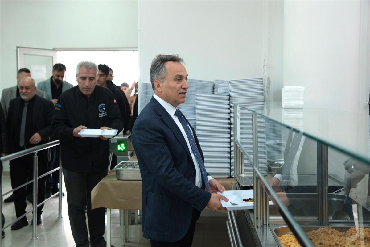 Rektör Yılmaz Öğrencilerle Buluştu