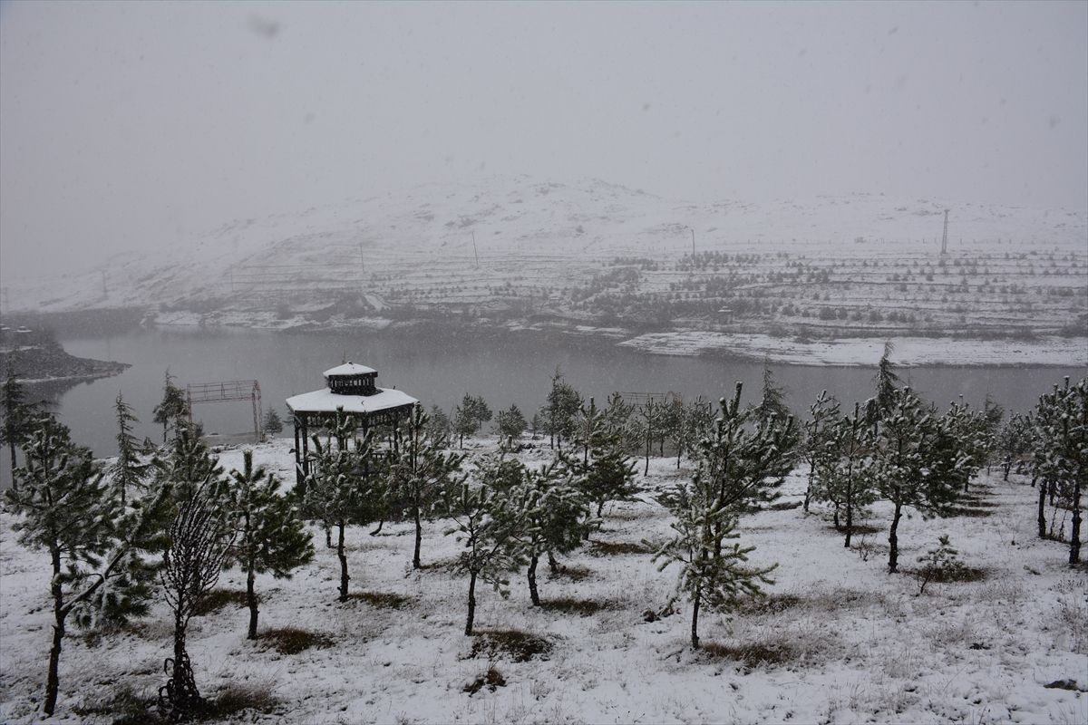 Başçiftlik\'te Nisan Karı