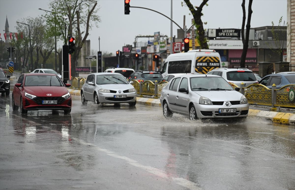 Marmara\'da Sağanak Yağışlar Etkili