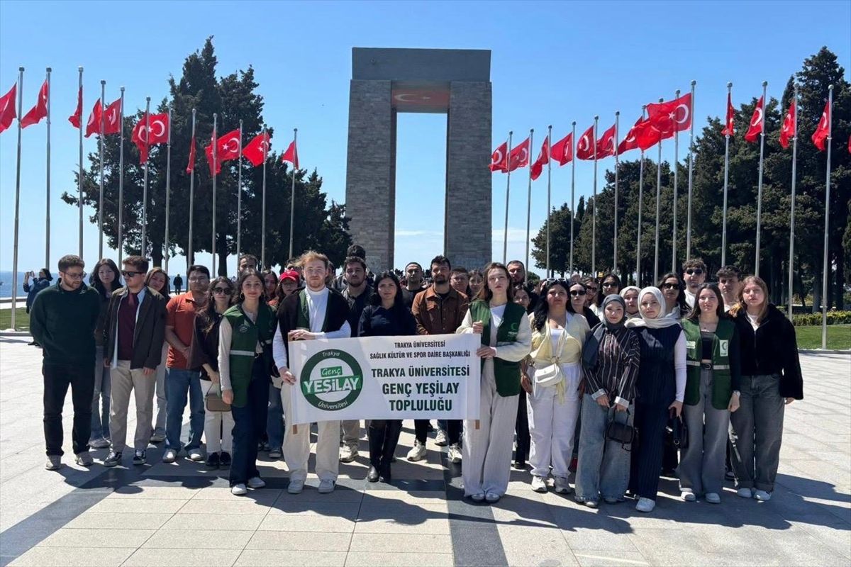 Trakya Üniversitesi öğrenci topluluklarından Çanakkale\'ye tarih gezisi
