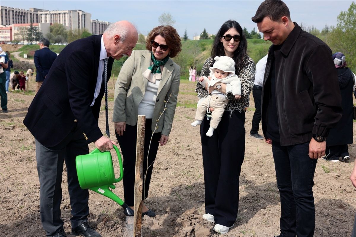 Trakya Üniversitesi\'nde Fidan Dikimi Etkinliği