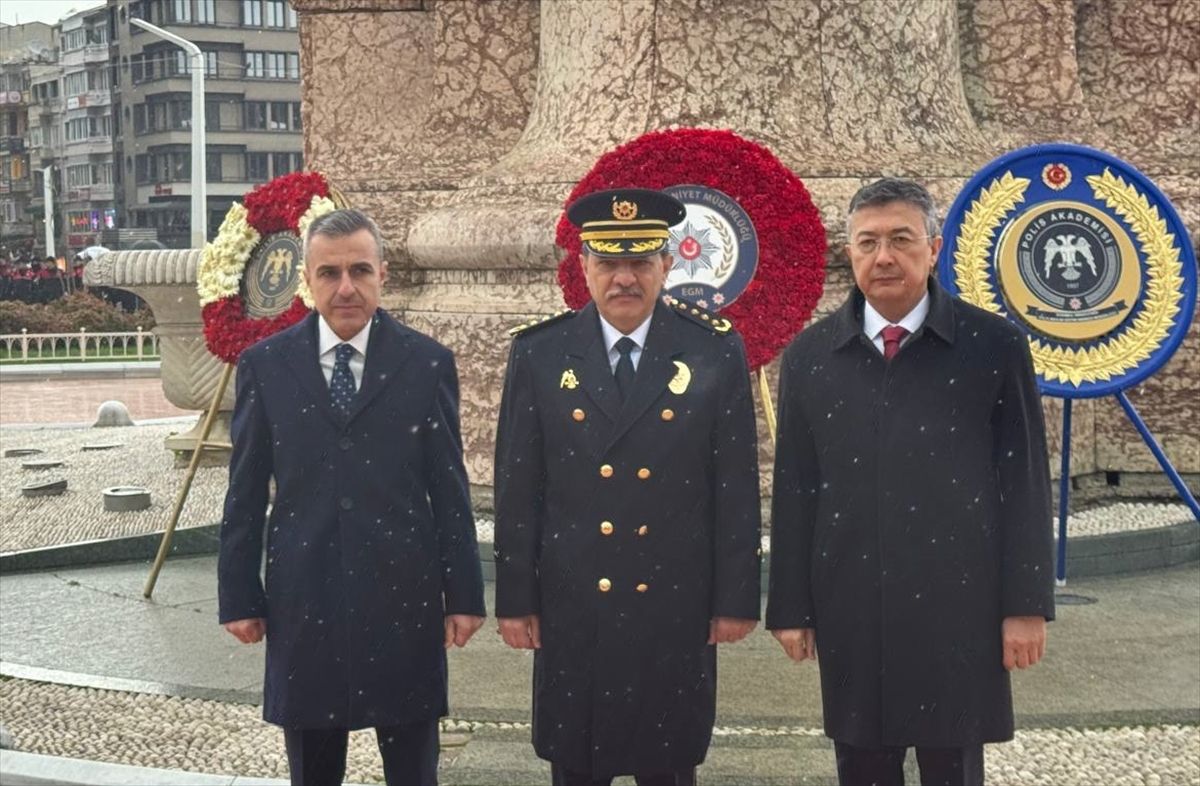 Polis Teşkilatı\'nın 181. Yılı Taksim\'de Kutlandı