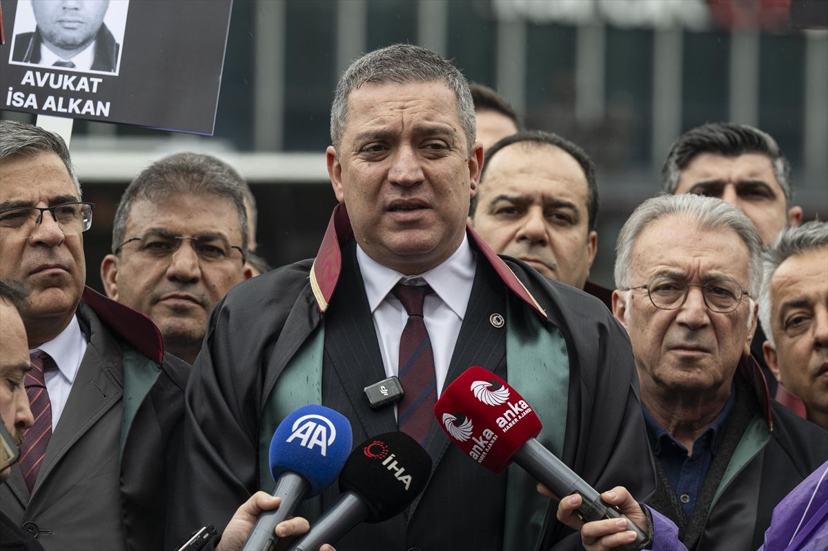 Avukatlar için Şiddete Dikkat Çekildi