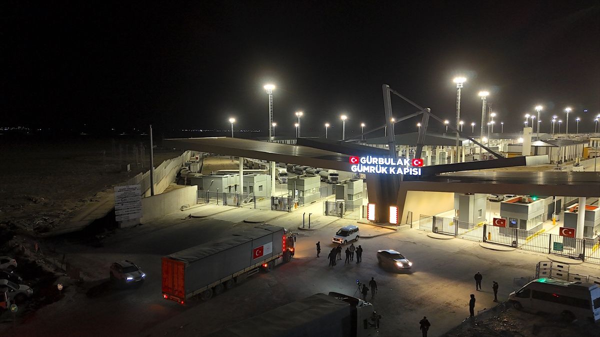 Türkiye\'den İran\'a Tıbbi Yardım