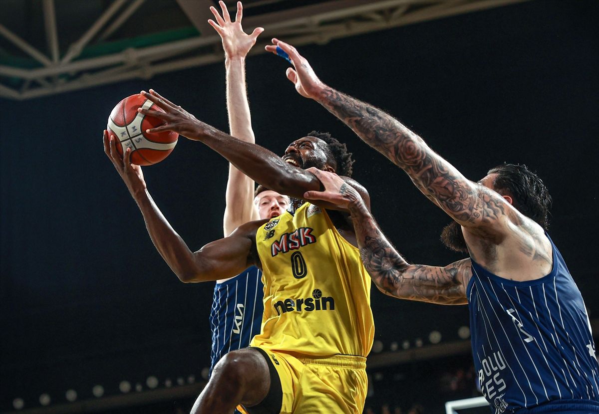 Anadolu Efes, Mersin\'i Zorla Geçti