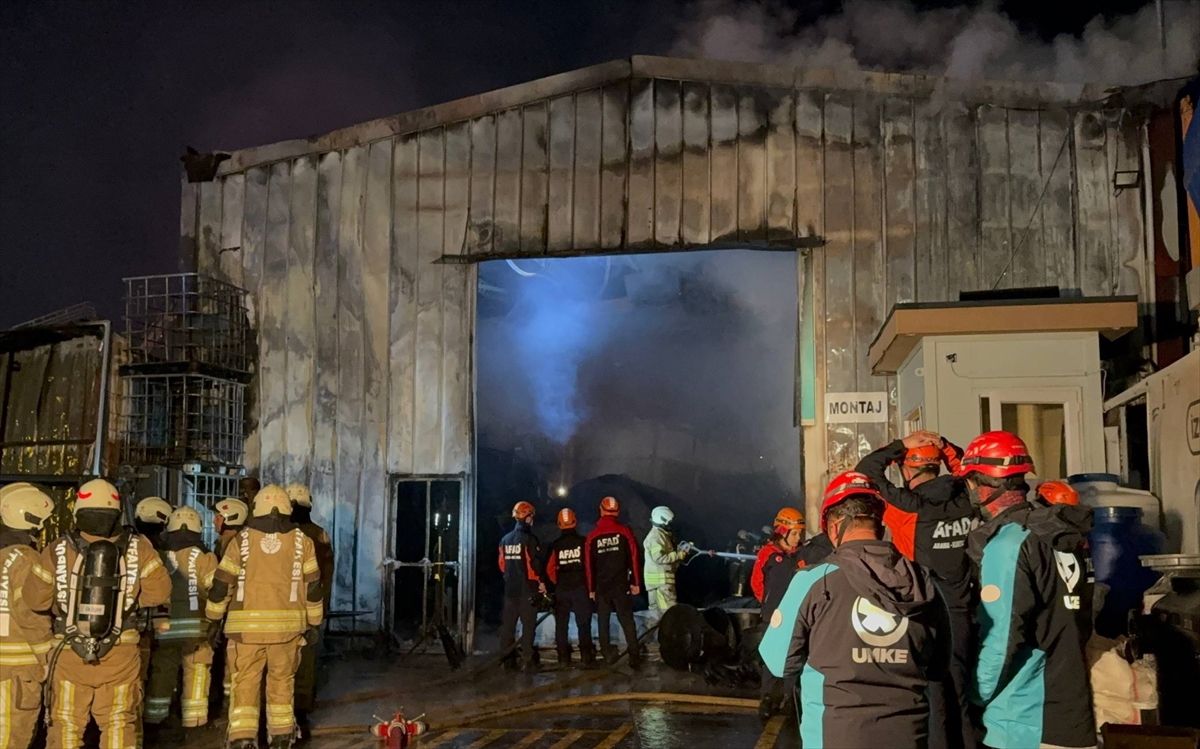 Tuzla\'da Fabrika Yangını