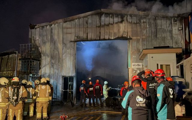 Tuzla’da Fabrika Yangını