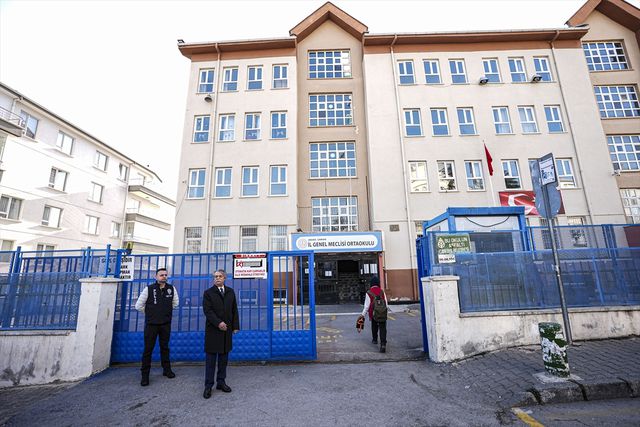 81 ilde okullarda güvenlik tedbirleri artırıldı! Her okulun önüne 2 polis