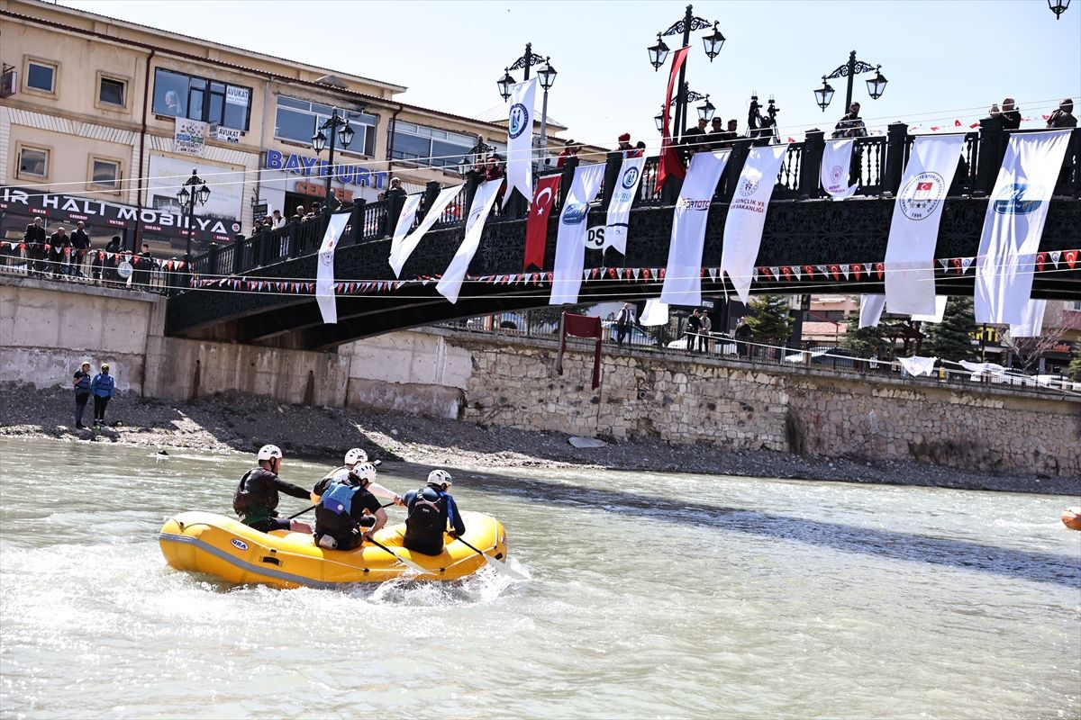 ÜNİLİG Rafting Şampiyonası Bayburt\'ta Başladı