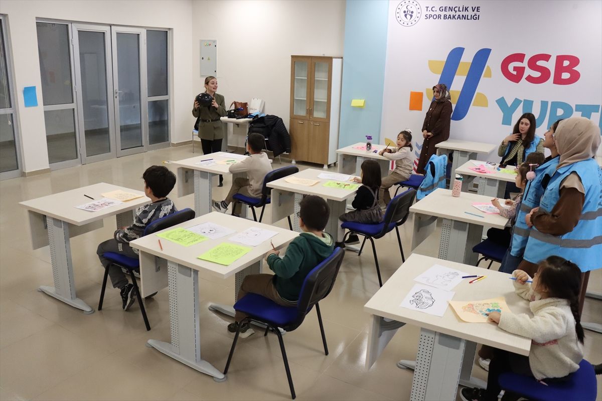 Erzincan\'da Gönüllü Gençlerden Ücretsiz Eğitim Desteği
