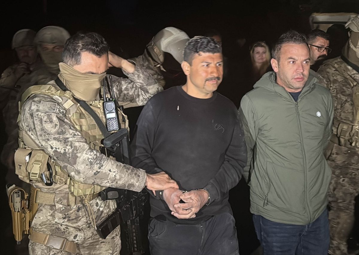 Uşak\'ta Aile İçi Şiddet İhbarında Polisler Yaralandı