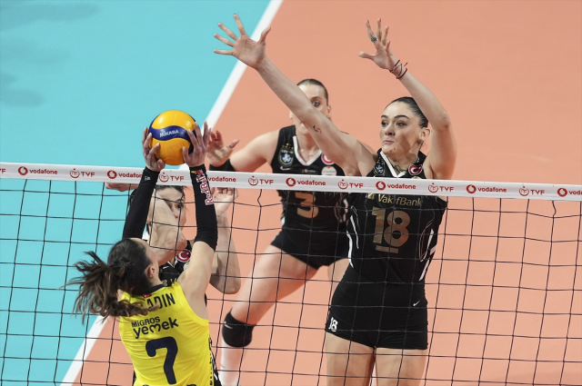 VakıfBank, Fenerbahçe'ye şans tanımadı