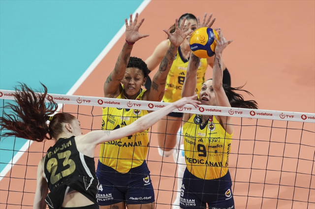 VakıfBank, Fenerbahçe'ye şans tanımadı