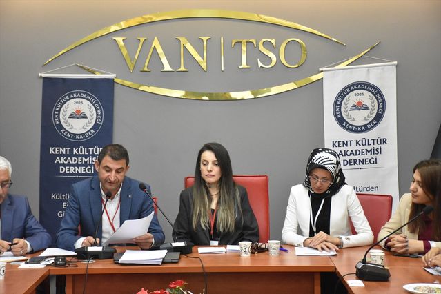 Van'da Eğitimde Sürdürülebilir Başarı Çalıştayı