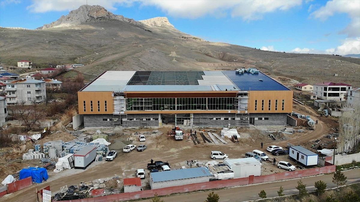 Van\'da Yeni Kapalı Spor Salonu İnşaatında İlerleme