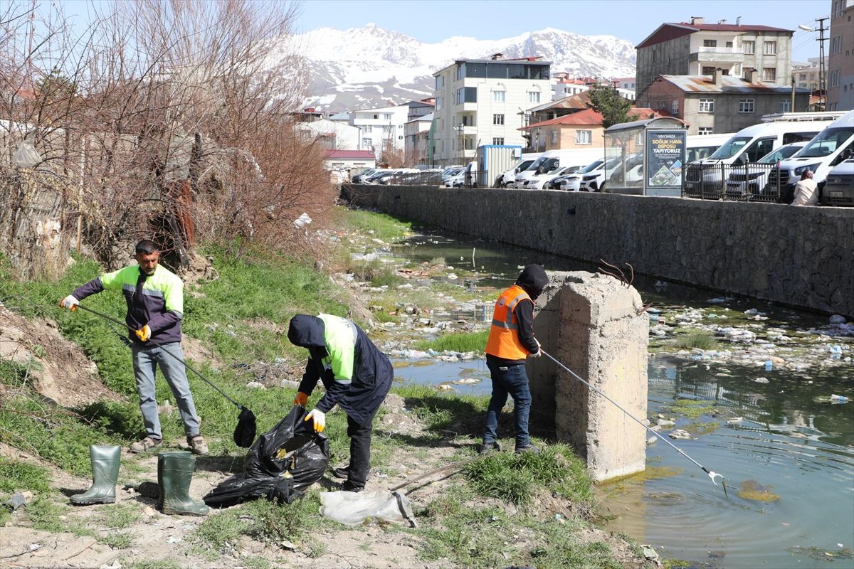 Van Gölü\'nde İci Kefali İçin Temizlik