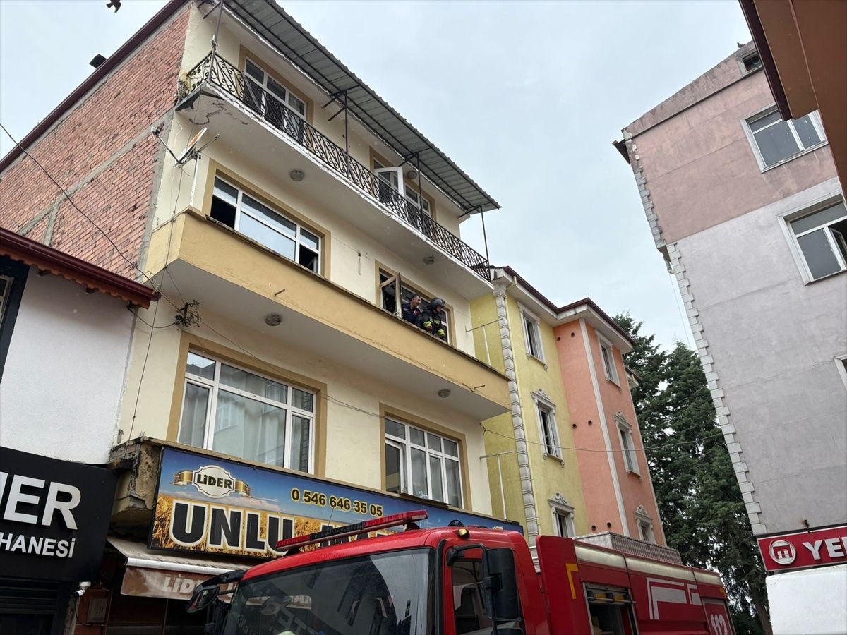 Vezirköprü\'de Yangın Söndürüldü