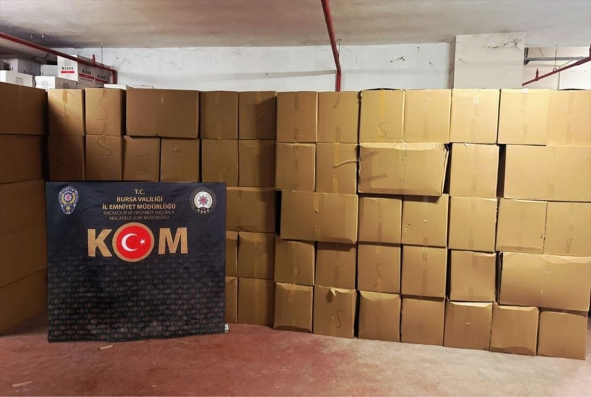 Bursa\'da Kaçak Makaron Operasyonu