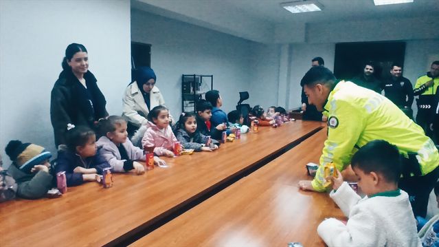 Yeşilyurt’ta anaokulu öğrencilerinden polislere ziyaret