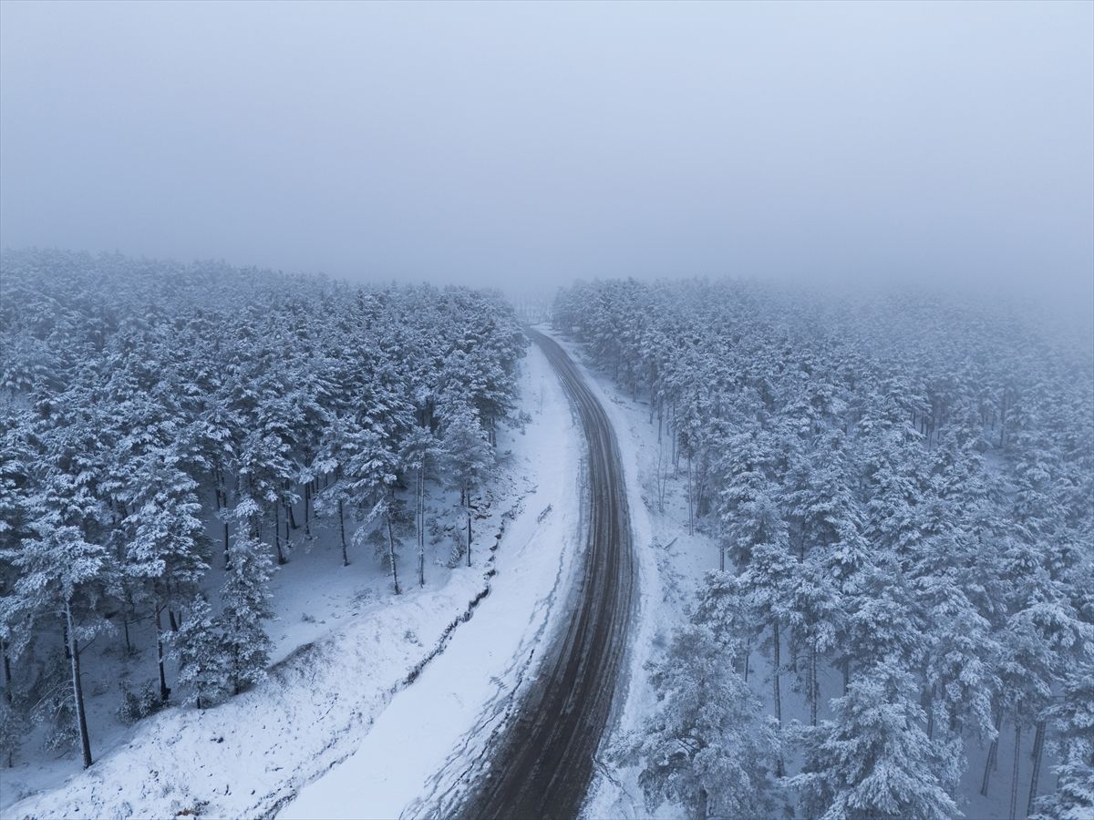 Akdağmadeni\'nde Kar Manzaraları